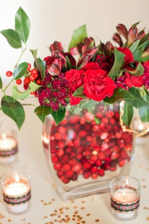 red-green-and-white-winter-wedding-11