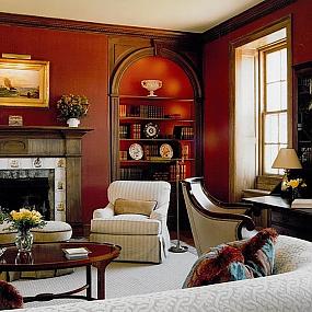 red-living-rooms-17