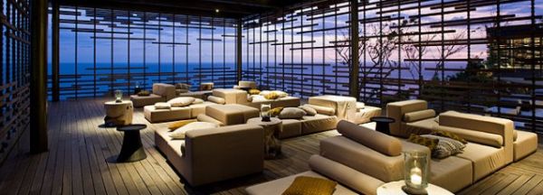 Открытая зона отдыха в отеле Alila Villas Uluwatu