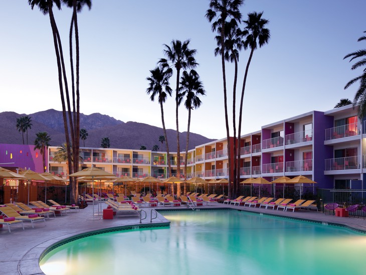 Бассейн гостиницы Saguaro Palm Springs в США