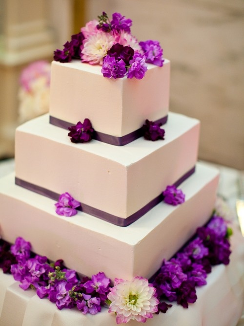 Красиво оформленный свадебный торт