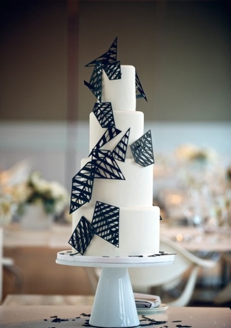 Красиво оформленный свадебный торт