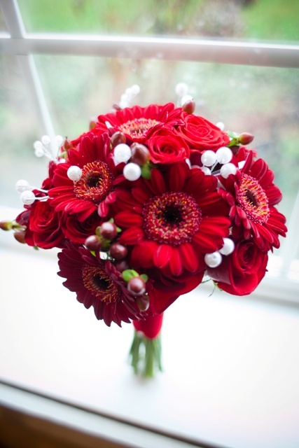 winter-wedding-bouquets-09
