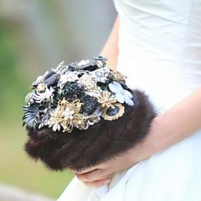 winter-wedding-bouquets-14