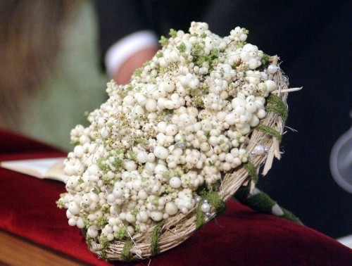 winter-wedding-bouquets-16