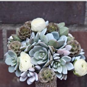 winter-wedding-bouquets-36