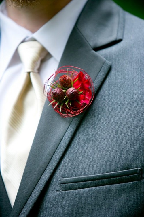 winter-wedding-boutonnieres-05