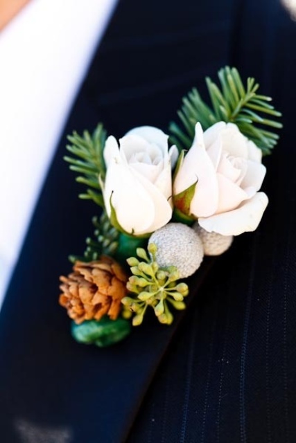 winter-wedding-boutonnieres-07