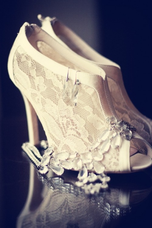Зимняя свадебная обувь для невесты