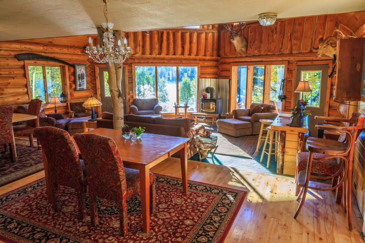 Интерьер деревенского домика Winterlake Lodge в США