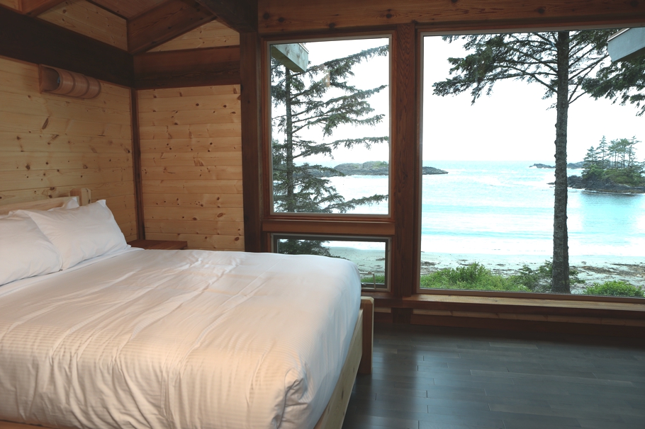 Номер отеля Wya Point Resort в Канаде