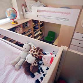 a-symmetrical-multifunctional-construction-for-small-kids-room-04