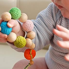 cute-and-eco-friendly-teething-toy-by-nihama-01