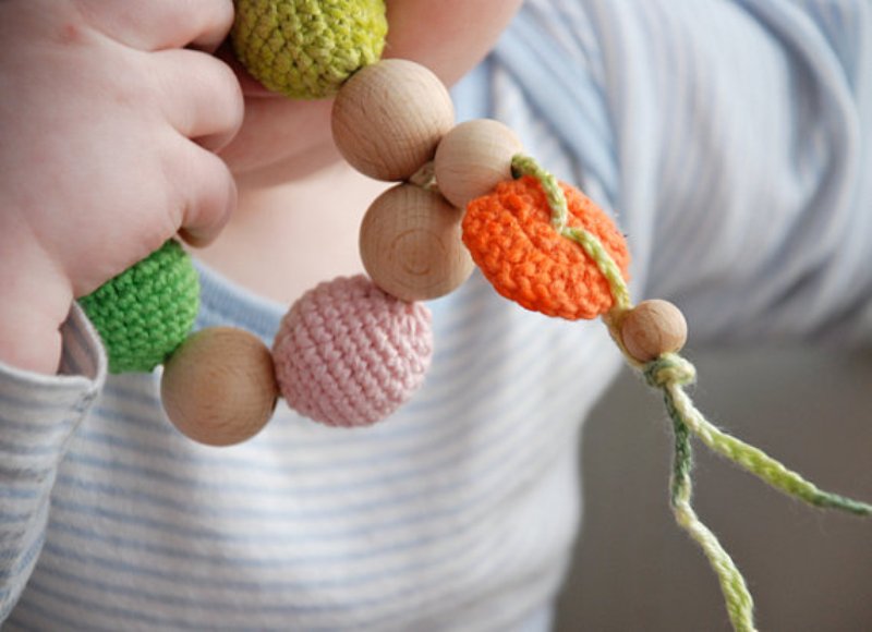 cute-and-eco-friendly-teething-toy-by-nihama-02