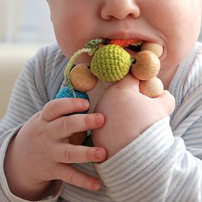 cute-and-eco-friendly-teething-toy-by-nihama-05