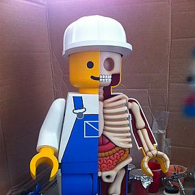 dissected-lego-men-02