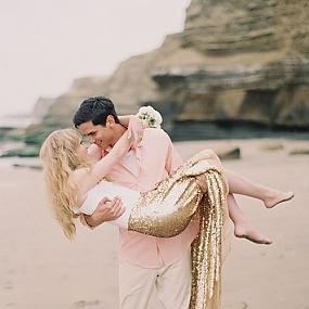 chic-peach-and-gold-beach-wedding-31