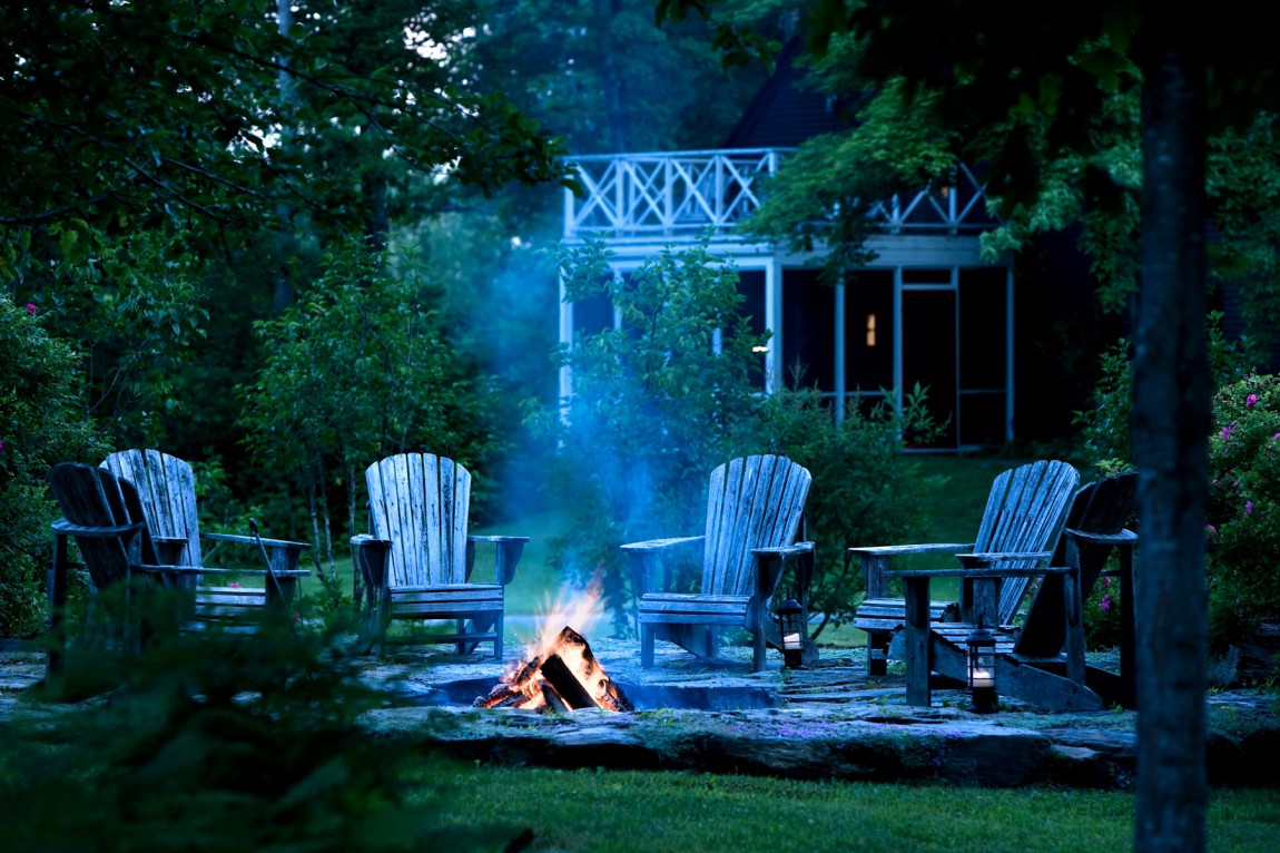 Охотничий домик Fitch Bay Cabin в канадском лесу () Охотничий домик Fitch Bay Cabin в канадском лесу