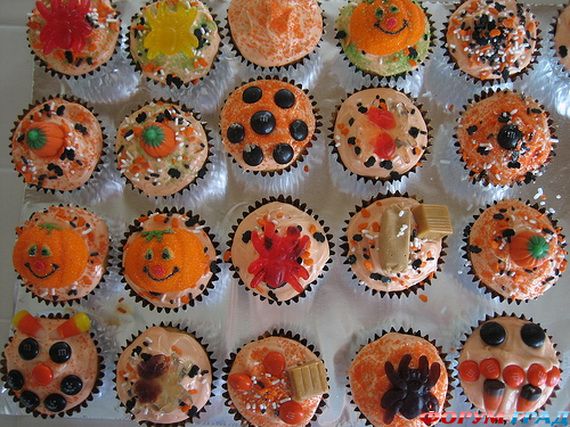 decorating-ideas-for-halloween-cupcakes-25
