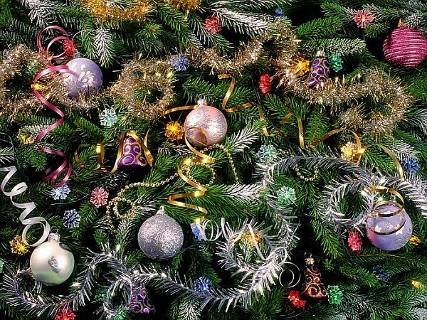 christmas-tree-ornaments