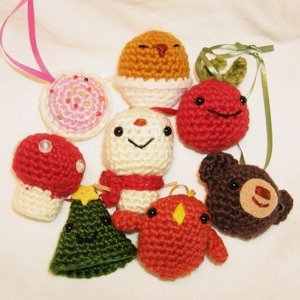 crocheted-christmas-tree-ornament