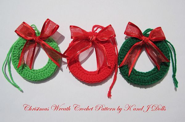 crocheted-christmas-tree-ornament