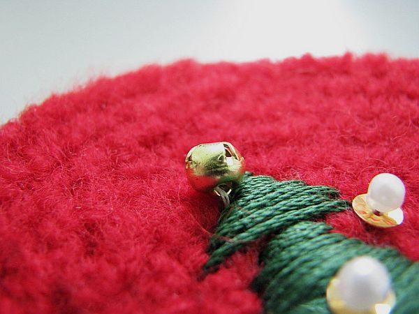 crocheted-christmas-tree-ornament