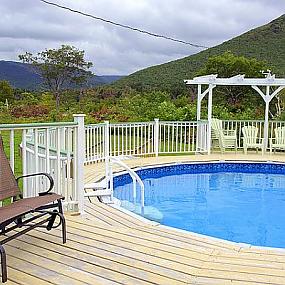 wooden-pool-deck