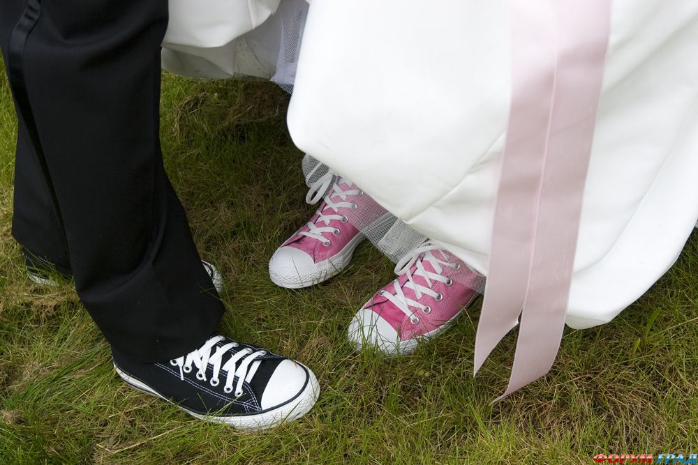 shoes-of-bride-and-groom-01