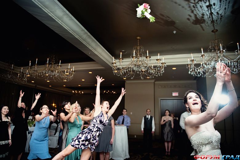 bouquet-toss-18