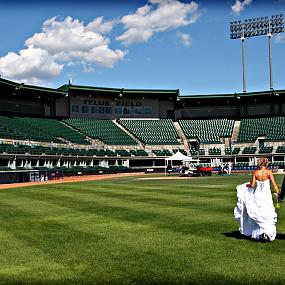 wedding-photos-at-telus-field-01