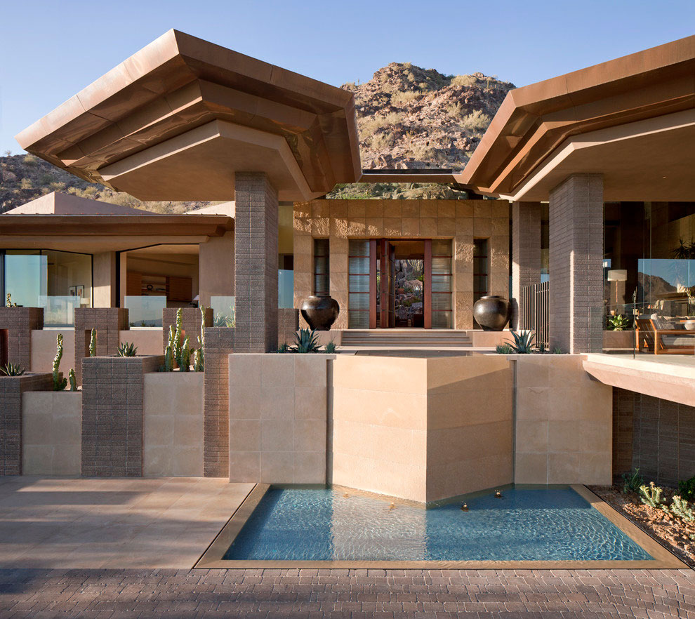 The luxurious home in paradise valley in arizona, usa The luxurious home in paradise valley in arizona, usa