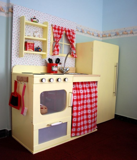 10-cool-diy-ikea-play-kitchen-hacks4-524x609