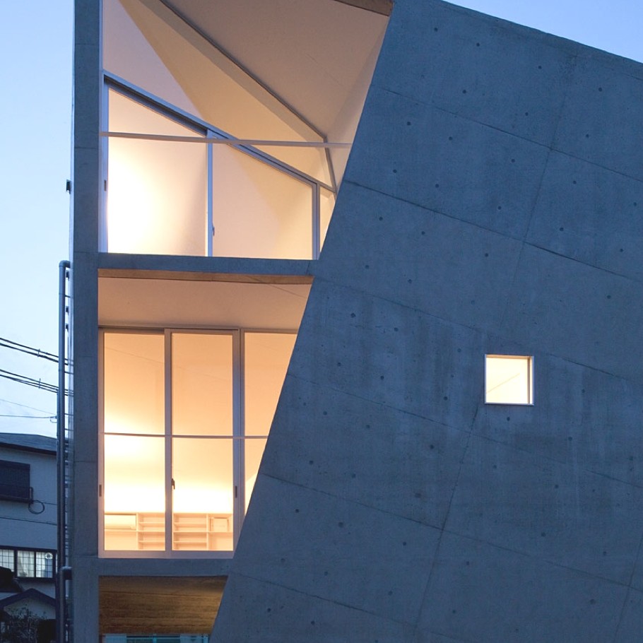 an-unconventional-house-12