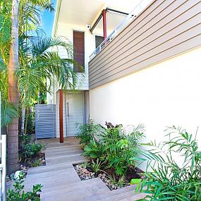 modern-sunshine-beach-duplex-australia-02