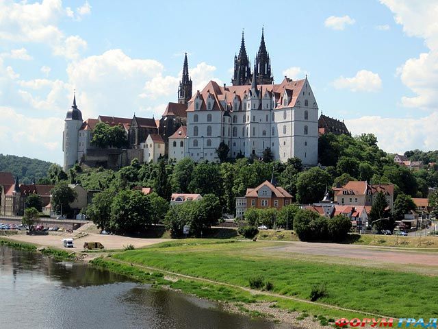 Замок Альбрехтсбург
