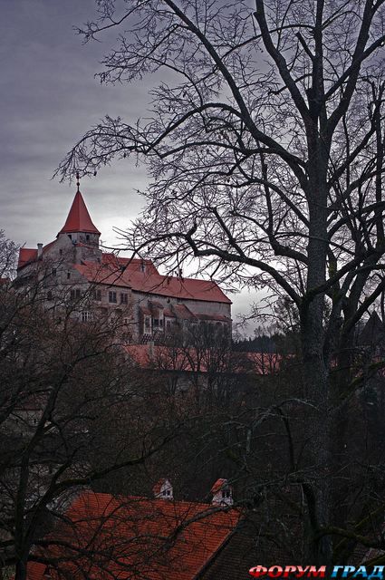 Замок Пернштейн