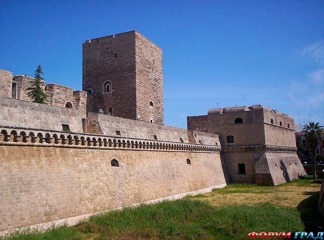 Замок Мола-ди-Бари
