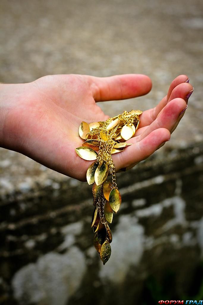 treasure-in-hand-128 344242