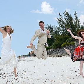 bride-groom-jump-14