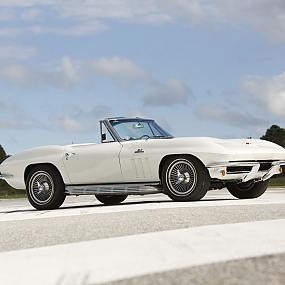 1965-chevrolet-corvette-roadster-1