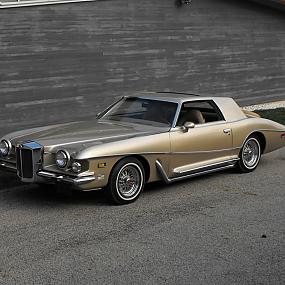 1973-stutz-blackhawk-coupe-1