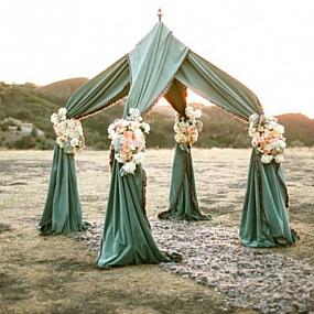 20-alternative-wedding-altars-2