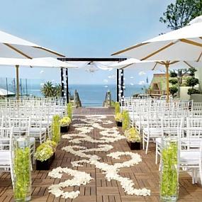 25-romantic-wedding-aisle-petals-decor-ideas-14