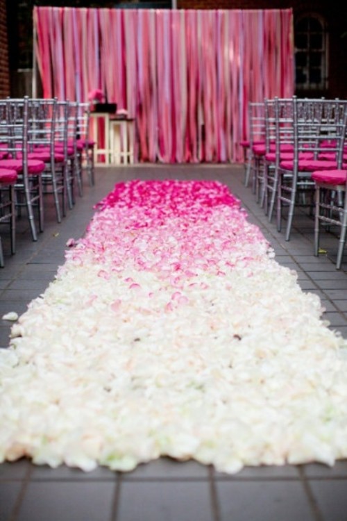 25-romantic-wedding-aisle-petals-decor-ideas-5