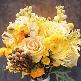 25-yellow-wedding-bouquets-1