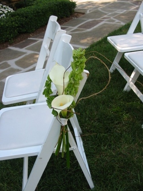 30-ideas-of-chair-decor-with-pretty-floral-swags-and-posies-6