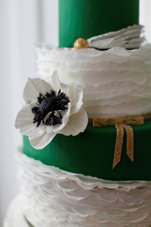 40-trendy-emerald-green-wedding-ideas-23