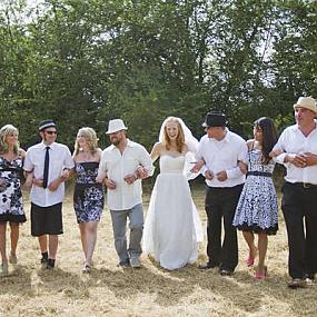alicia-shaugns-b-c-backyard-wedding2