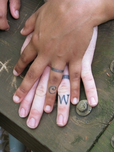awesome-wedding-ring-tattoos-1